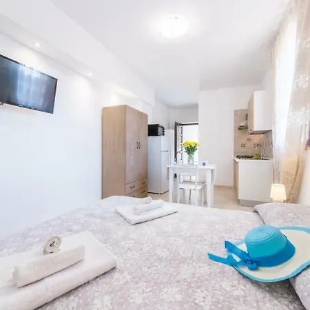 Monolocale Garden טביאנו